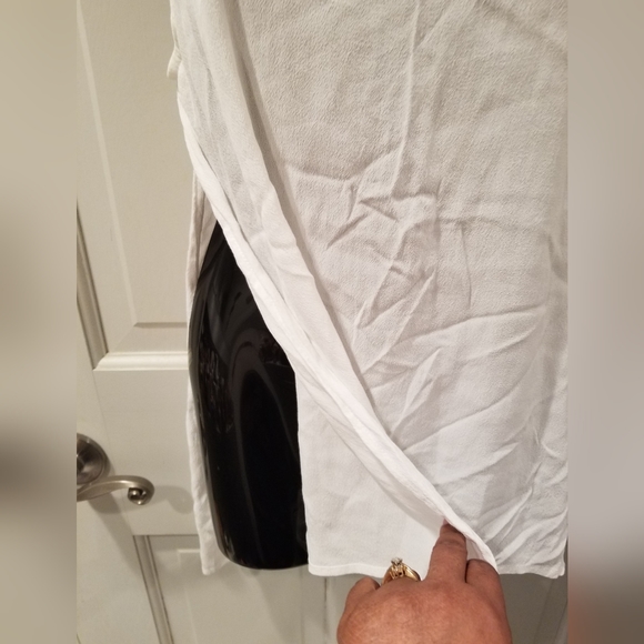 Astr White Blouse with beaded shoulders and open sides - Picture 7 of 10